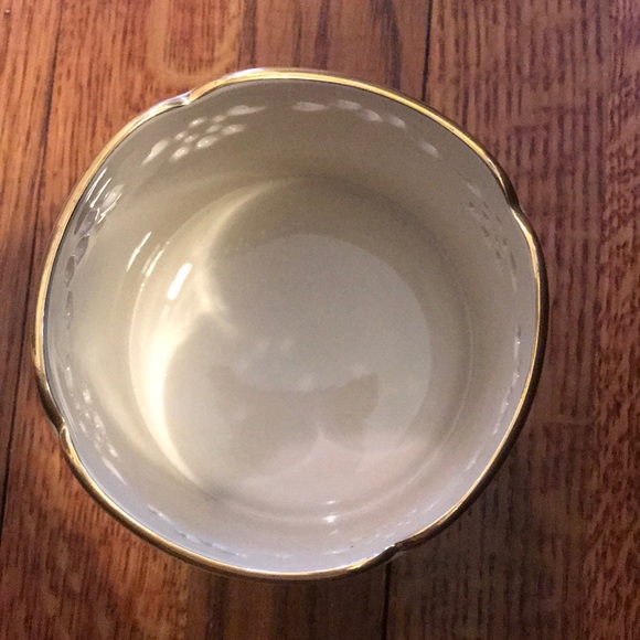 Authentic Lenox Holly and Berry Wine Bottle Holder - Picture 3 of 5